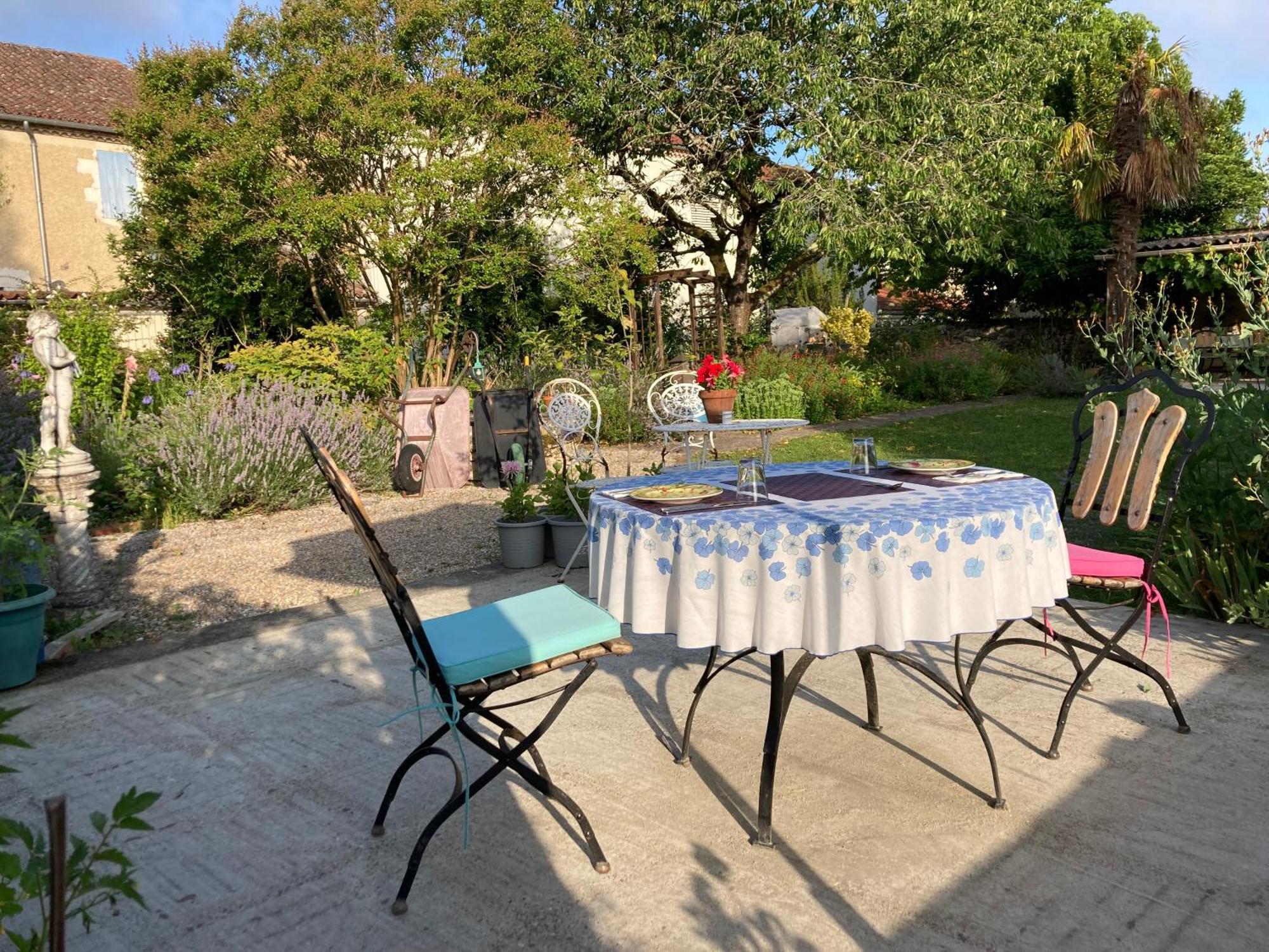 Bed and Breakfast Le Petit Cochon Valence-sur-Baise Экстерьер фото